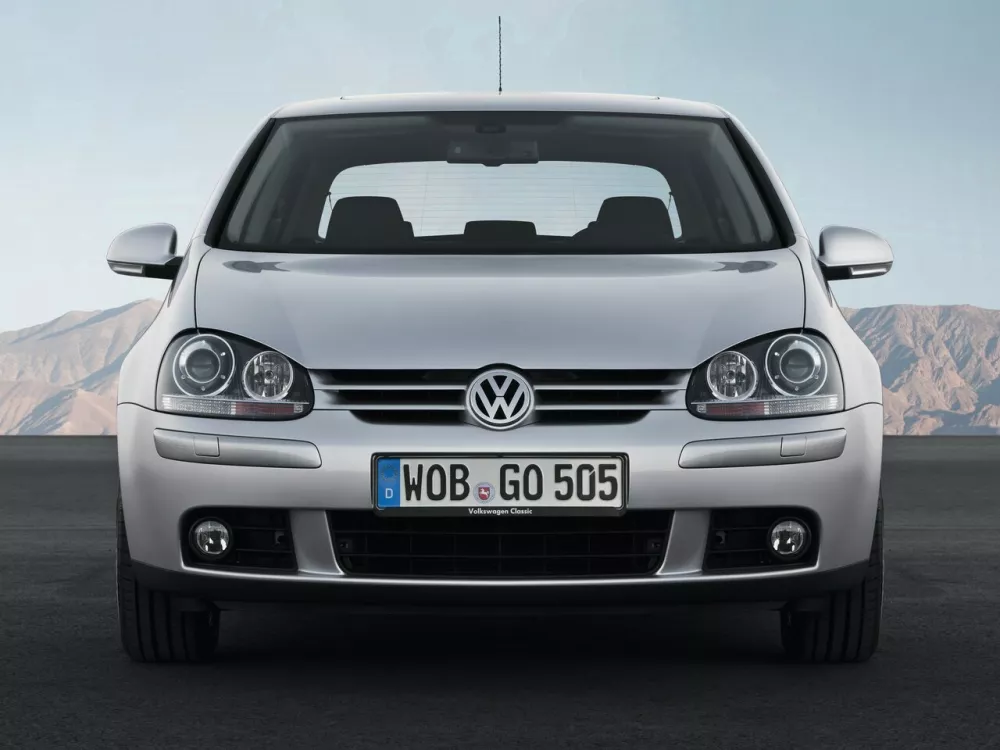 Автомобиль Volkswagen Golf V Хэтчбек (5 дверей)
