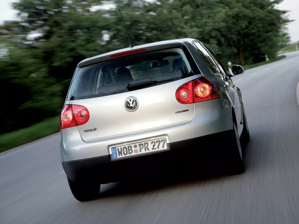 Автомобиль Volkswagen Golf V Хэтчбек (5 дверей)