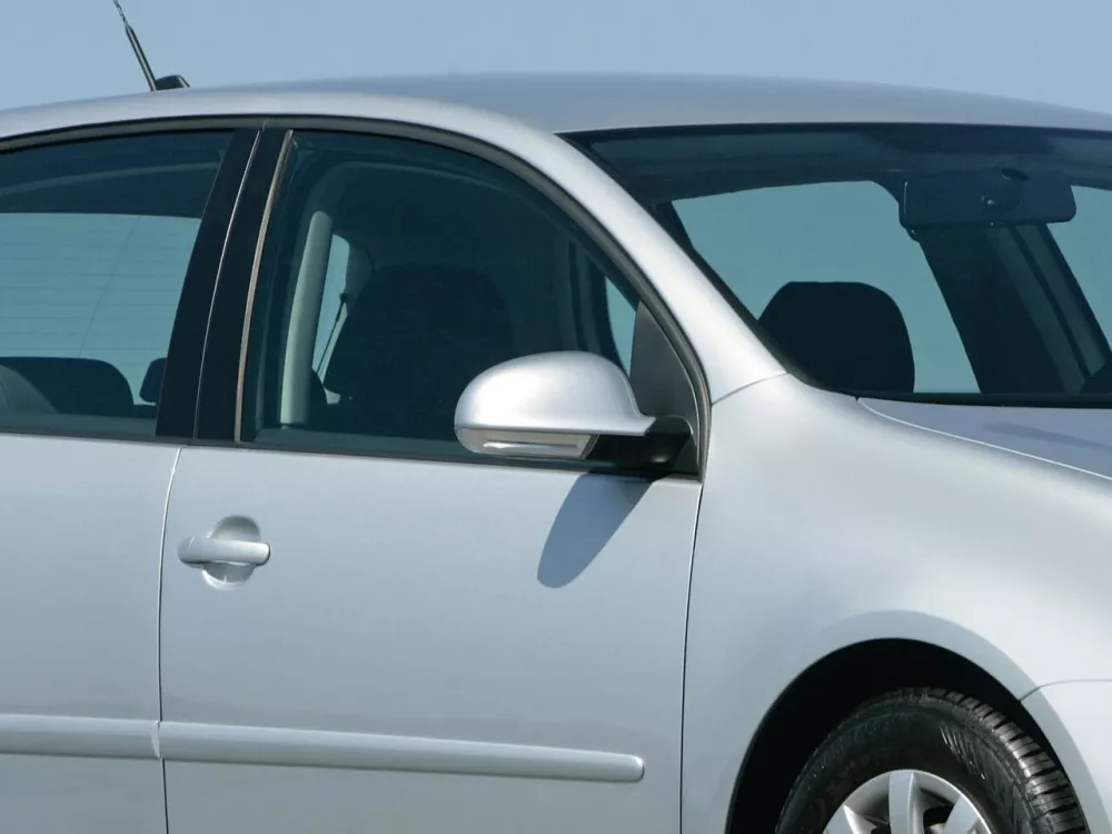 Автомобиль Volkswagen Golf V Хэтчбек (5 дверей)