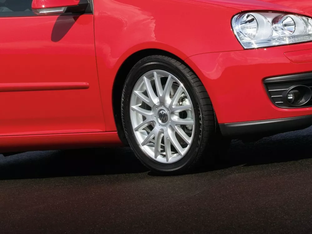 Автомобиль Volkswagen Golf V Хэтчбек (3 двери)