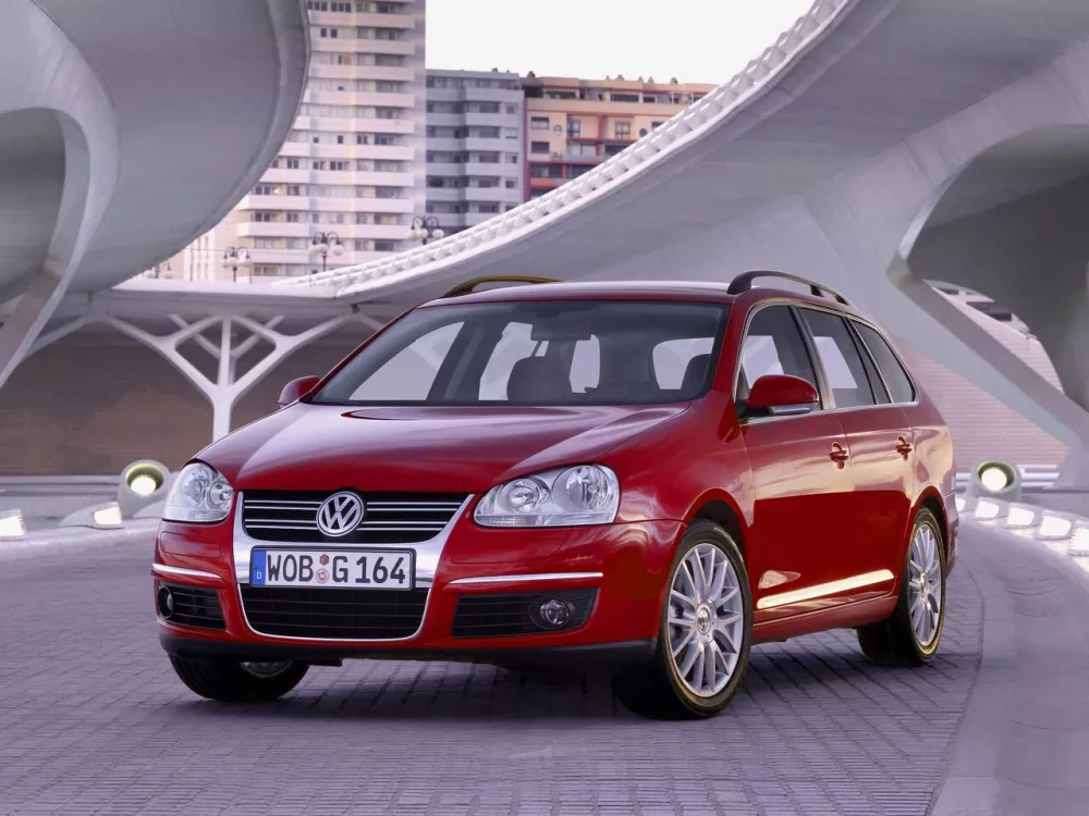 Автомобиль Volkswagen Golf V Универсал (5 дверей)
