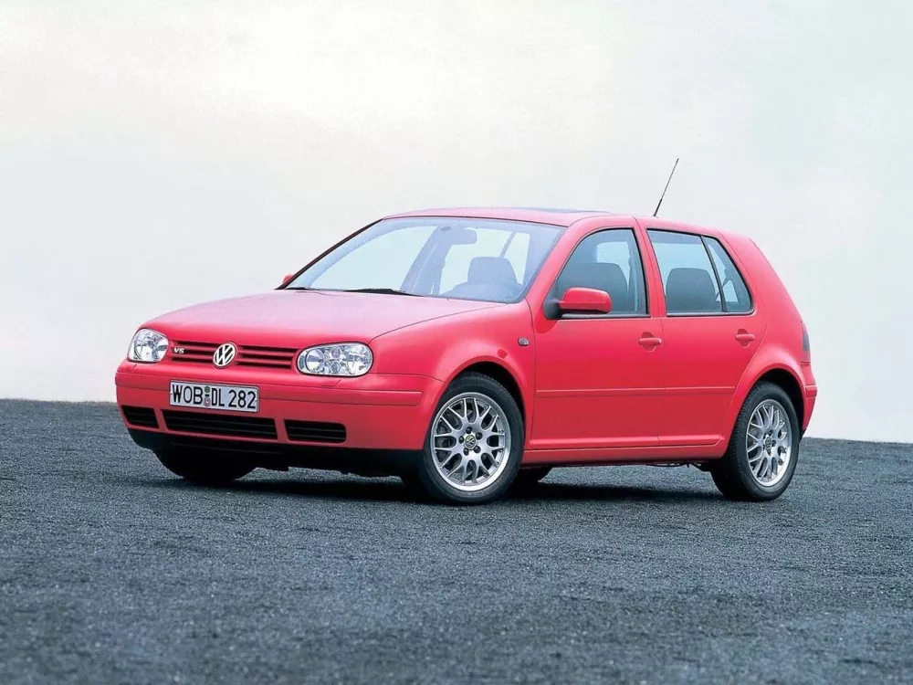 Автомобиль Volkswagen Golf IV Хэтчбек (5 дверей)