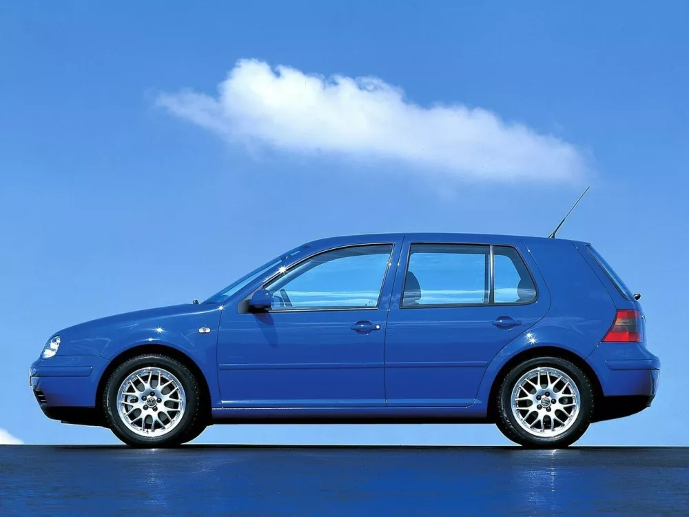 Автомобиль Volkswagen Golf IV Хэтчбек (5 дверей)
