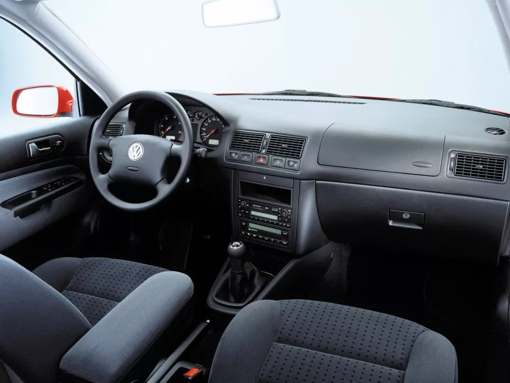 Автомобиль Volkswagen Golf IV Хэтчбек (5 дверей)