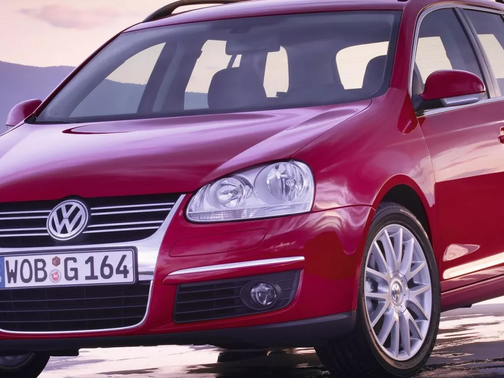 Автомобиль Volkswagen Golf V Универсал (5 дверей)