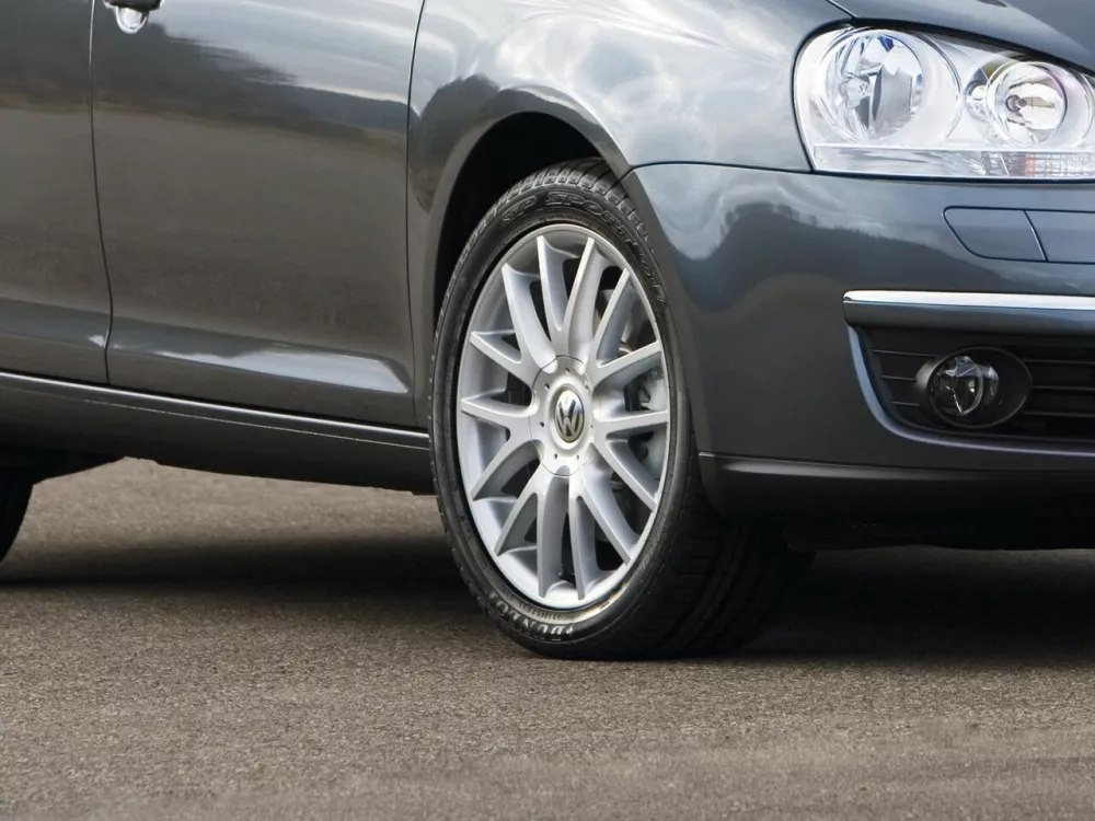Автомобиль Volkswagen Golf V Универсал (5 дверей)
