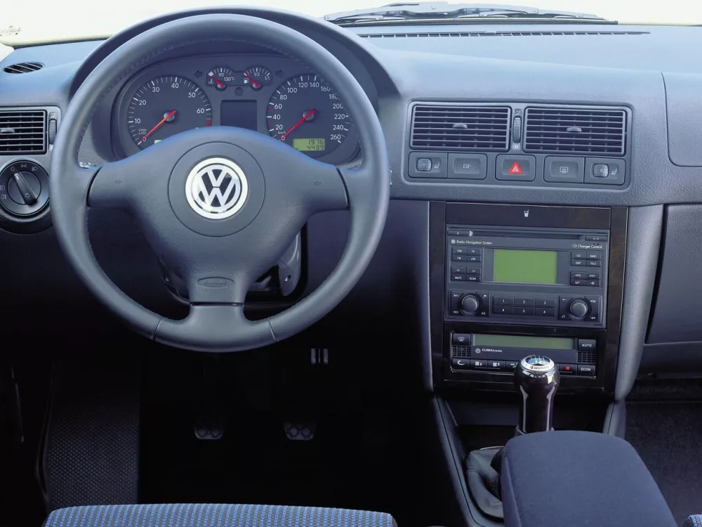 Автомобиль Volkswagen Golf IV Хэтчбек (3 двери)