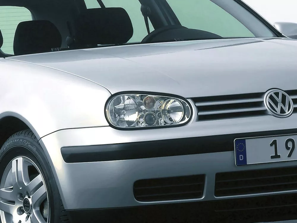 Автомобиль Volkswagen Golf IV Хэтчбек (5 дверей)
