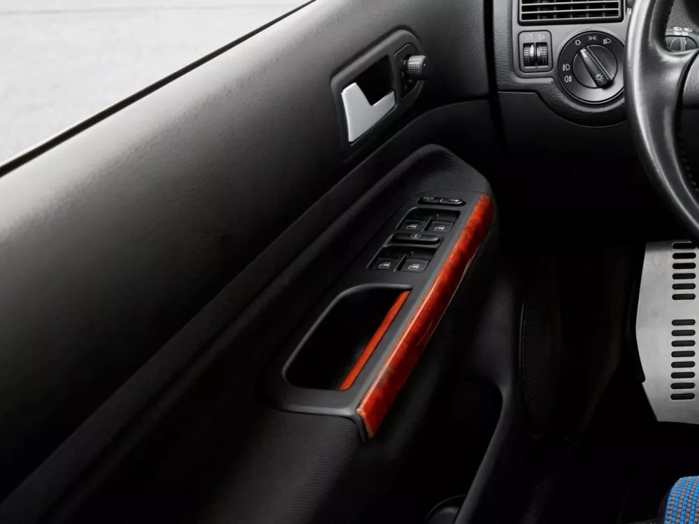 Автомобиль Volkswagen Golf IV Хэтчбек (5 дверей)