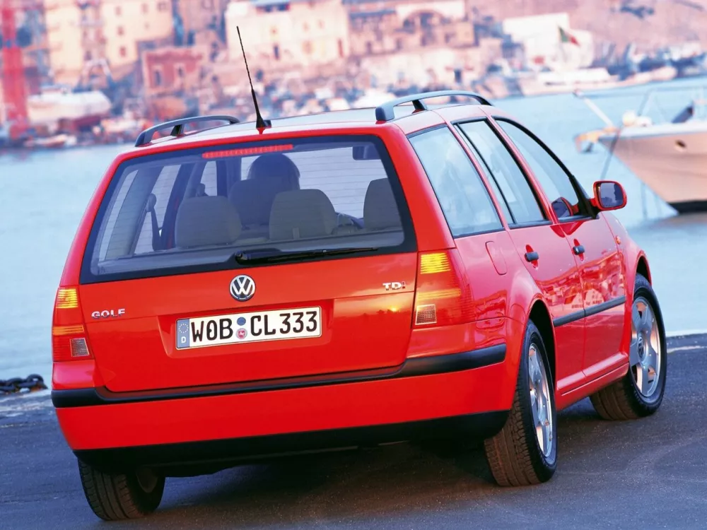 Автомобиль Volkswagen Golf IV Универсал (5 дверей)