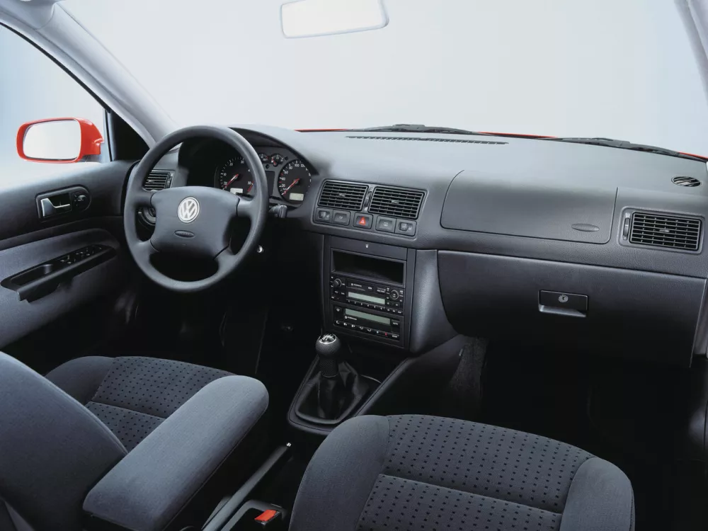 Автомобиль Volkswagen Golf IV Универсал (5 дверей)