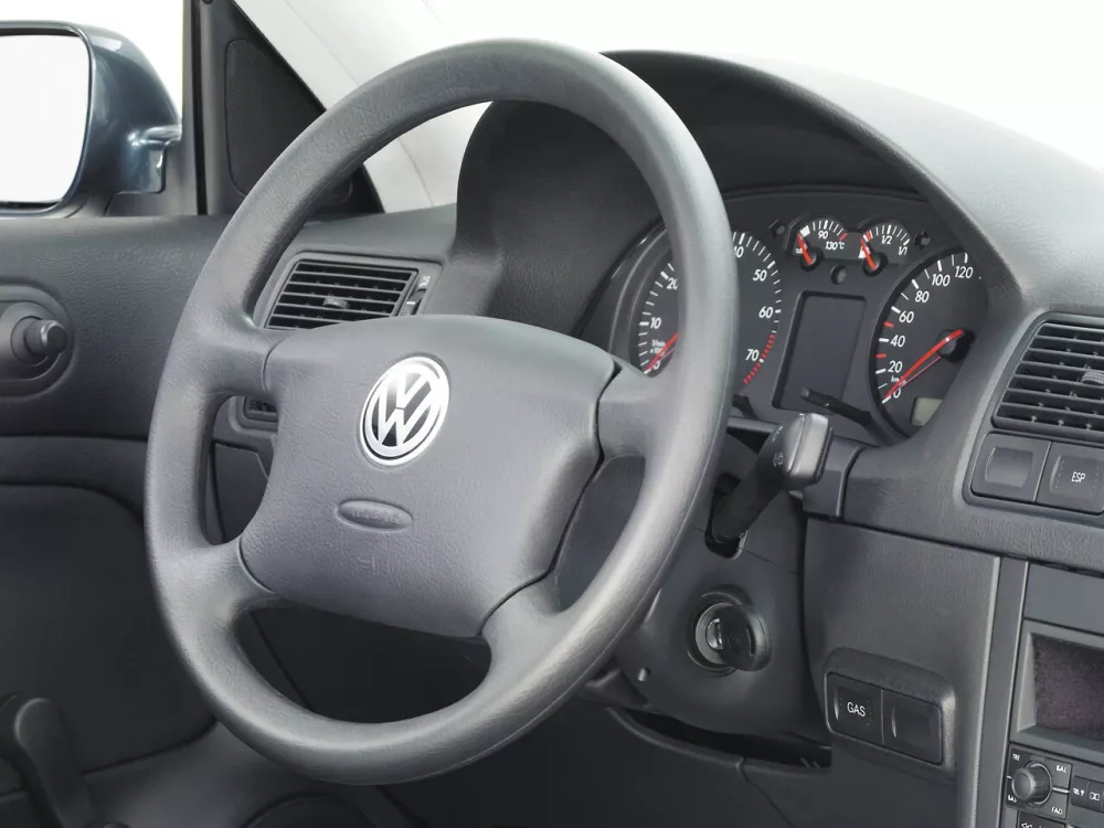 Автомобиль Volkswagen Golf IV Универсал (5 дверей)