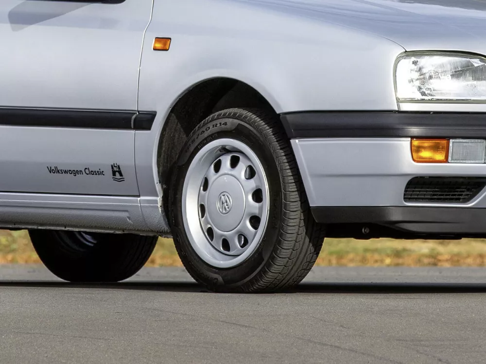 Автомобиль Volkswagen Golf III Хэтчбек (5 дверей)