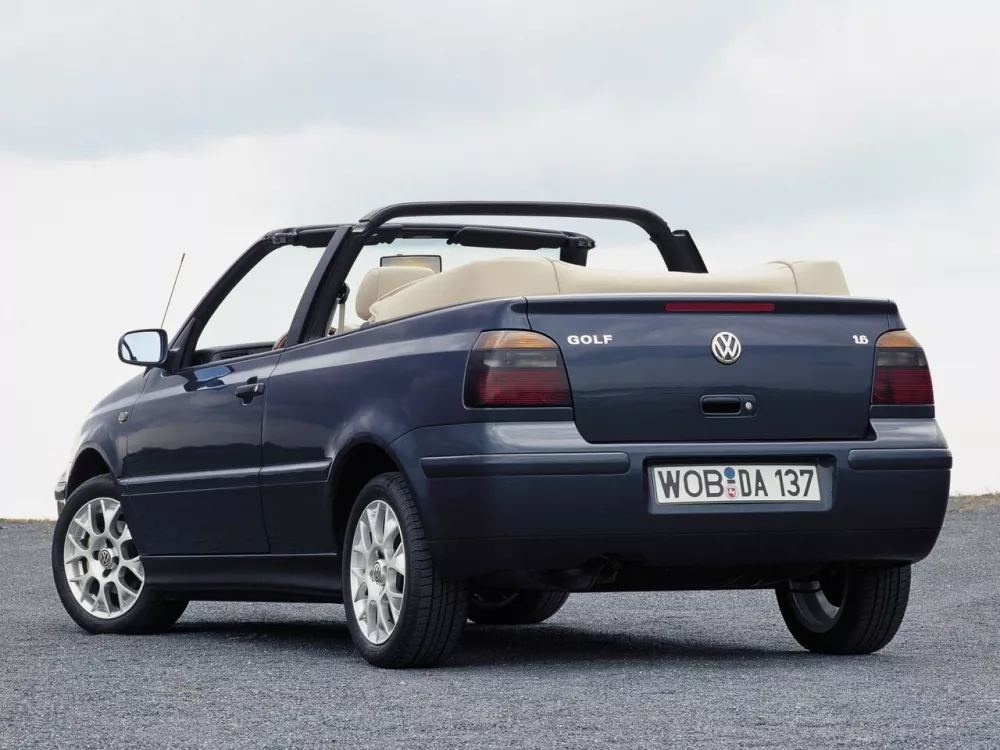 Автомобиль Volkswagen Golf III Кабриолет