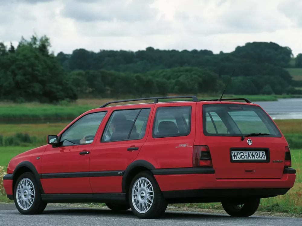 Автомобиль Volkswagen Golf III Универсал (5 дверей)