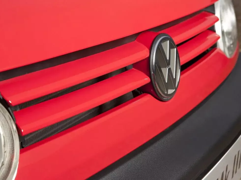 Автомобиль Volkswagen Golf III Универсал (5 дверей)