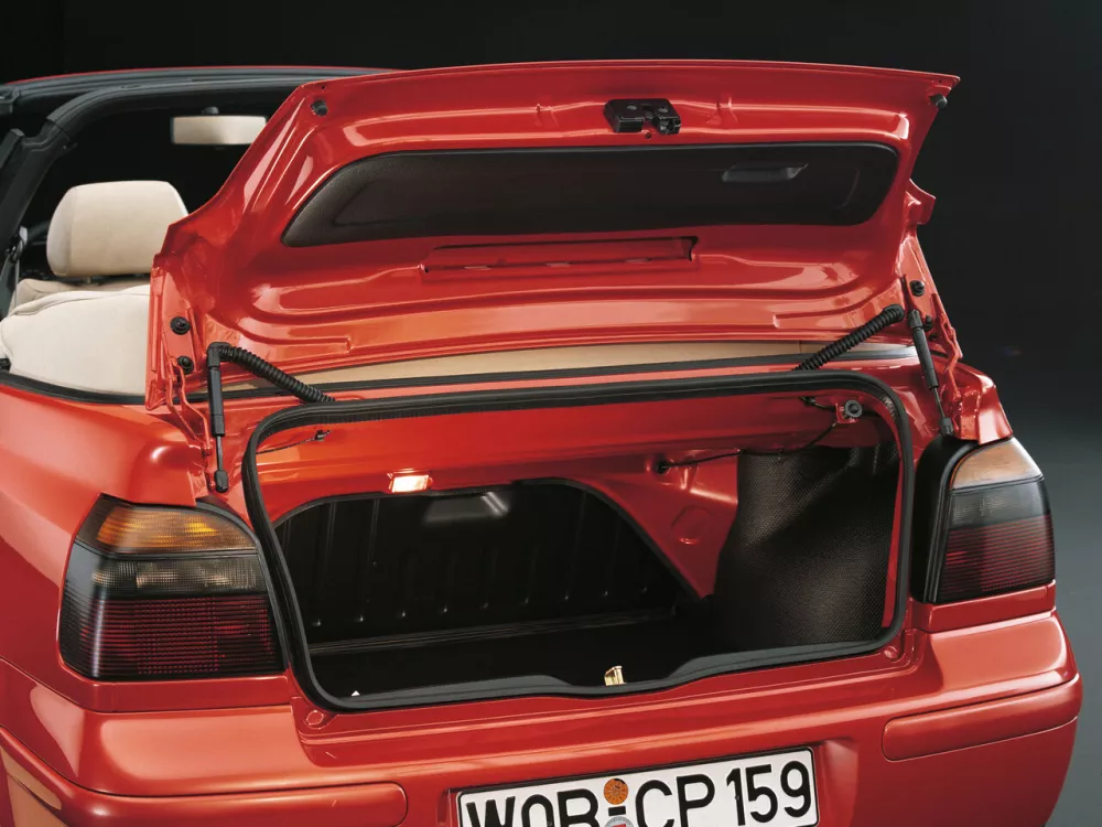 Автомобиль Volkswagen Golf III Кабриолет