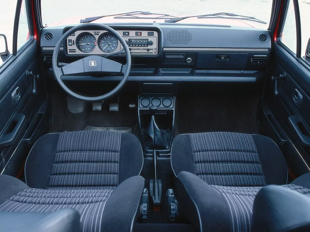 Автомобиль Volkswagen Golf I Кабриолет