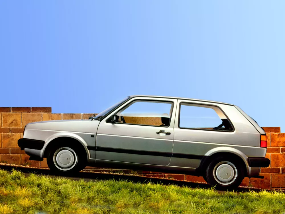 Автомобиль Volkswagen Golf II Хэтчбек (3 двери)