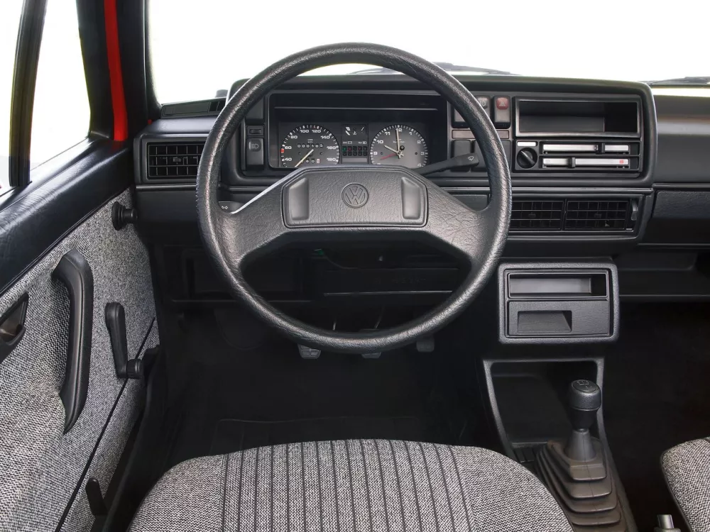 Автомобиль Volkswagen Golf II Хэтчбек (5 дверей)