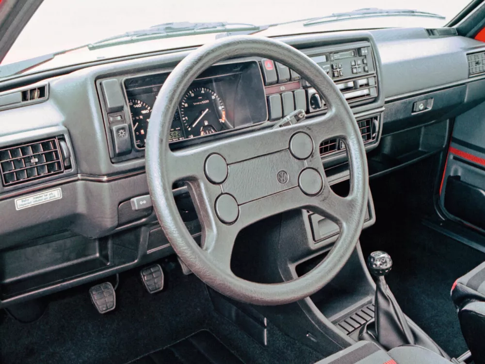Автомобиль Volkswagen Golf II Хэтчбек (3 двери)