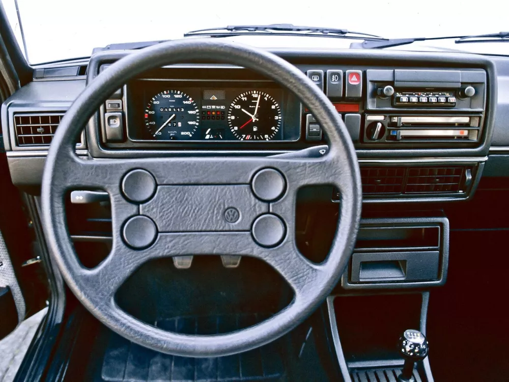 Автомобиль Volkswagen Golf II Хэтчбек (3 двери)