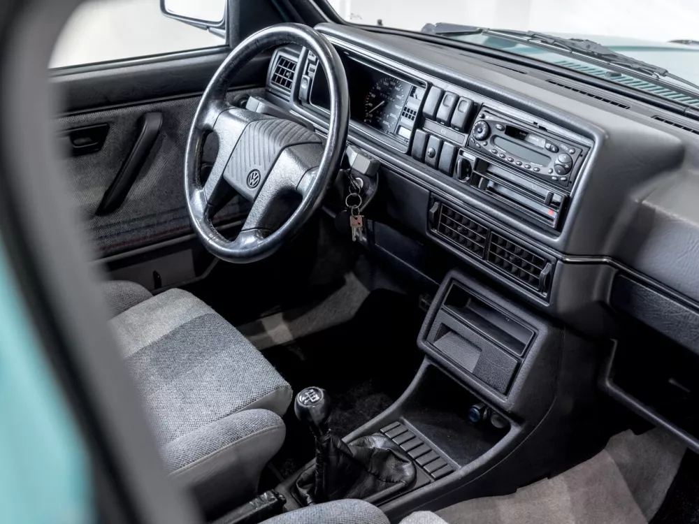 Автомобиль Volkswagen Golf II Хэтчбек (5 дверей) Country
