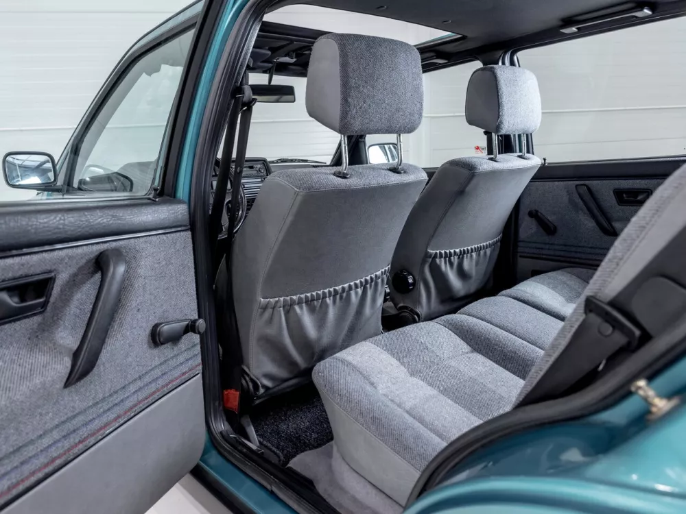 Автомобиль Volkswagen Golf II Хэтчбек (5 дверей) Country