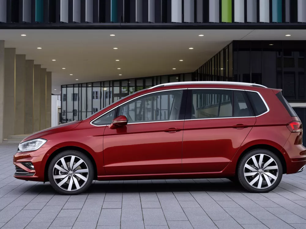 Автомобиль Volkswagen Golf Sportsvan I Рестайлинг Компактвэн