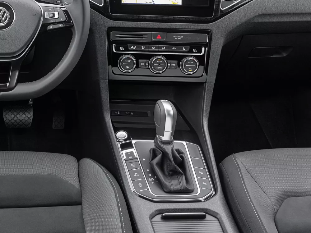 Автомобиль Volkswagen Golf Sportsvan I Рестайлинг Компактвэн