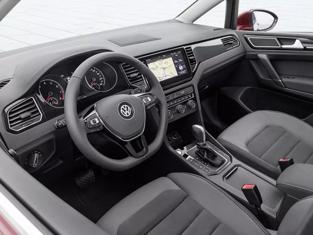 Автомобиль Volkswagen Golf Sportsvan I Рестайлинг Компактвэн