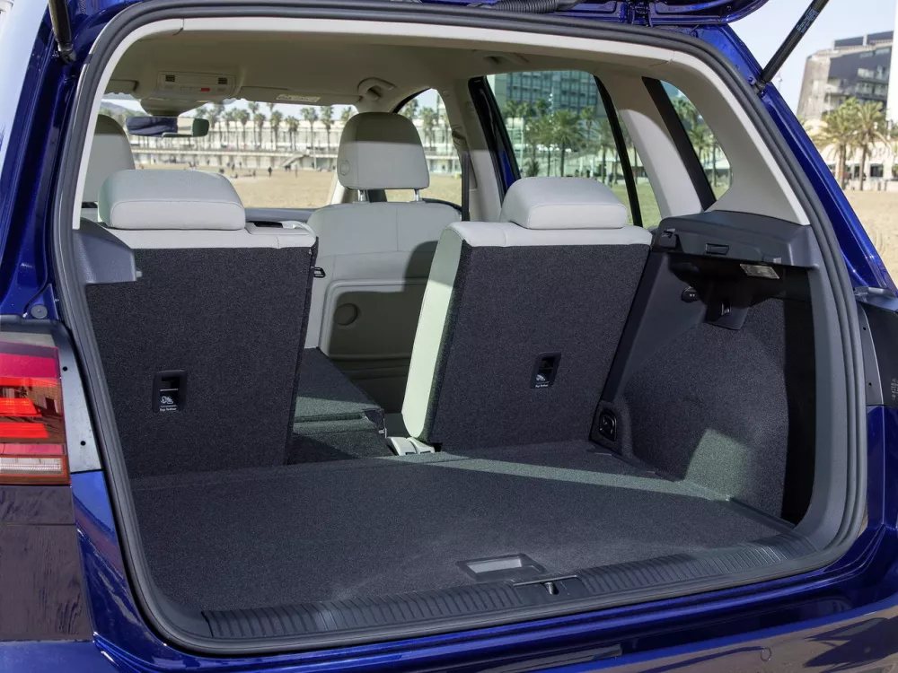 Автомобиль Volkswagen Golf Sportsvan I Рестайлинг Компактвэн