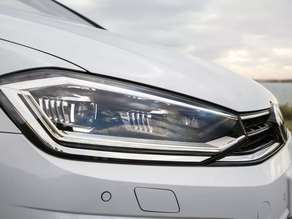 Автомобиль Volkswagen Golf Sportsvan I Рестайлинг Компактвэн