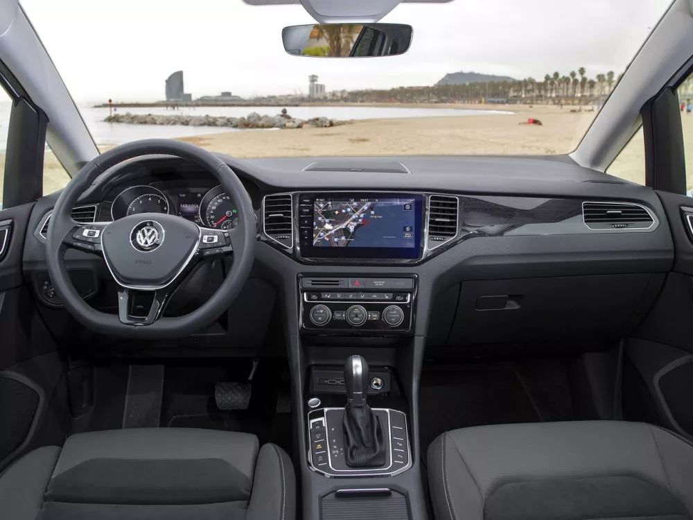 Автомобиль Volkswagen Golf Sportsvan I Рестайлинг Компактвэн
