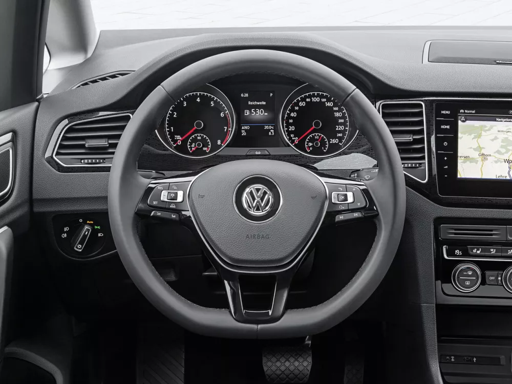 Автомобиль Volkswagen Golf Sportsvan I Рестайлинг Компактвэн
