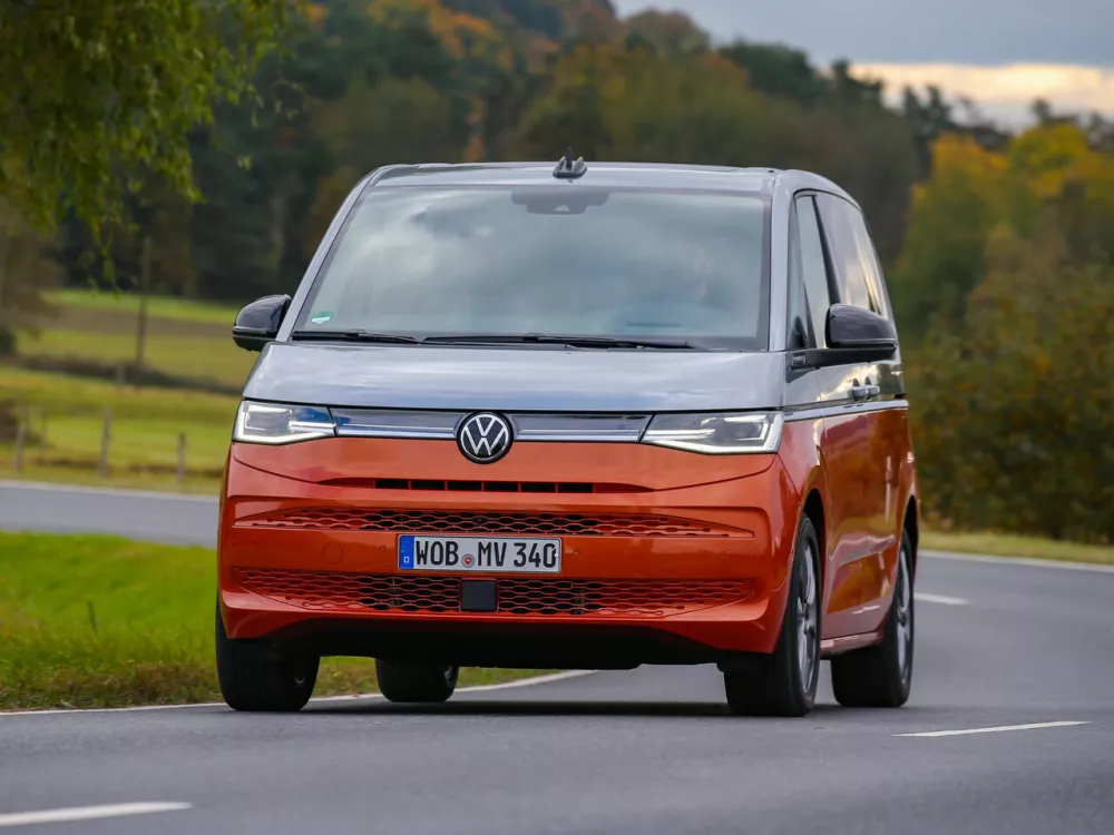 Автомобиль Volkswagen Multivan T7 Минивэн
