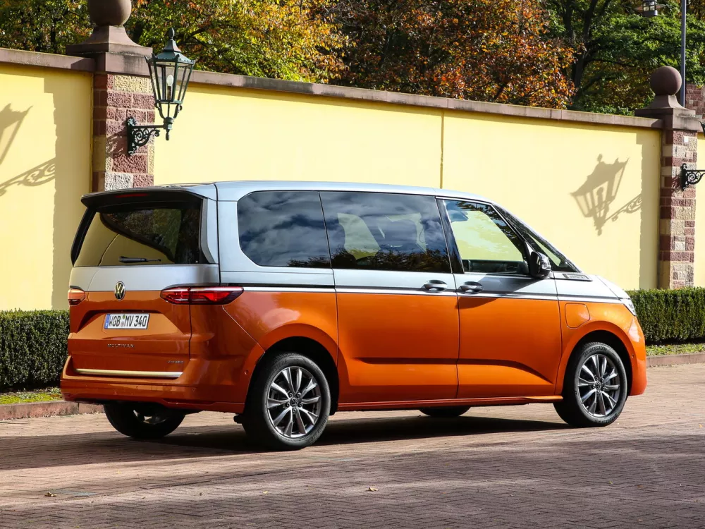 Автомобиль Volkswagen Multivan T7 Минивэн