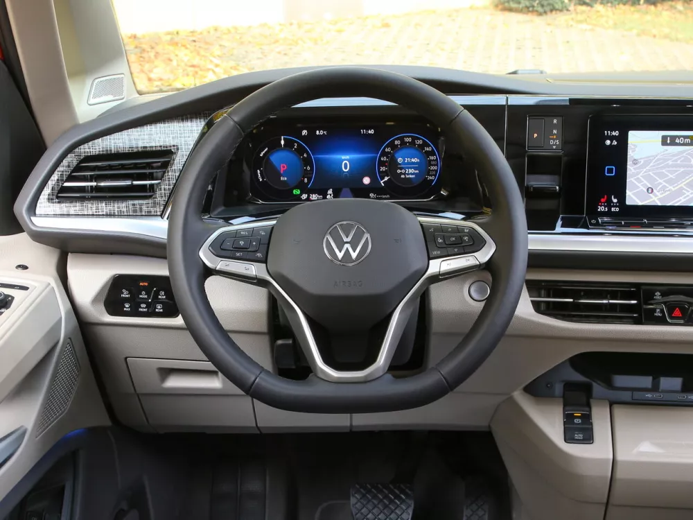 Автомобиль Volkswagen Multivan T7 Минивэн