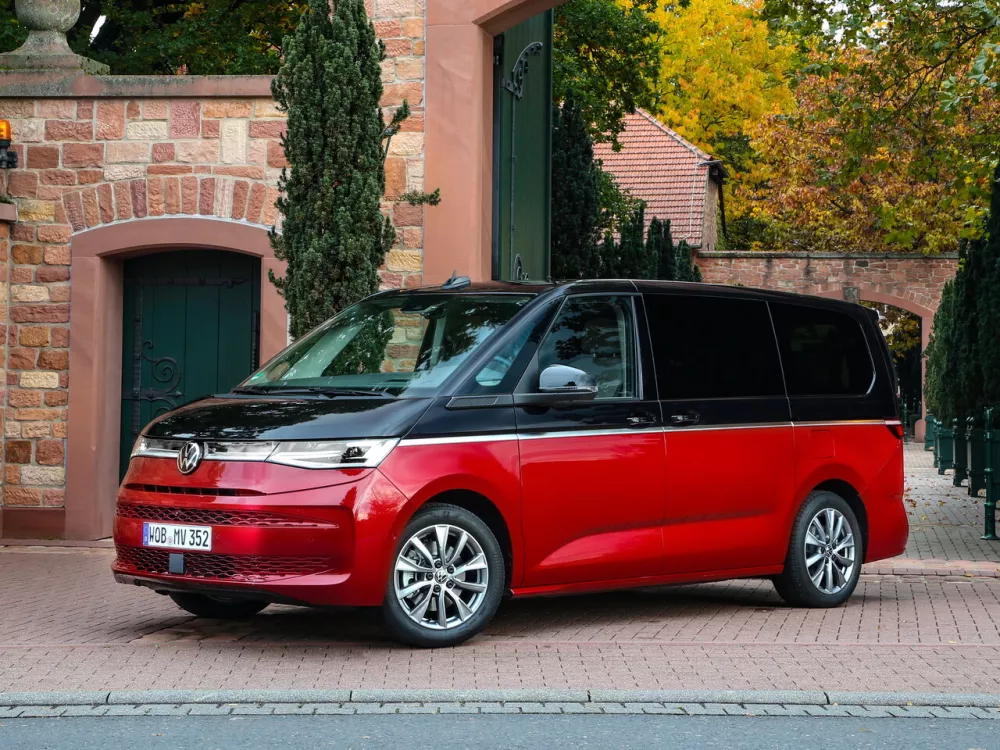 Автомобиль Volkswagen Multivan T7 Минивэн Long