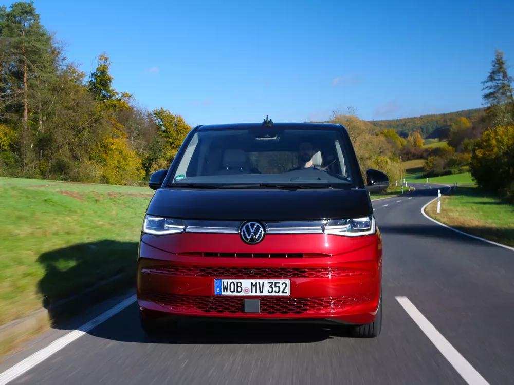 Автомобиль Volkswagen Multivan T7 Минивэн Long