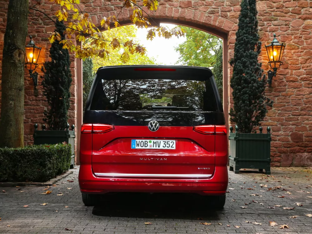 Автомобиль Volkswagen Multivan T7 Минивэн Long