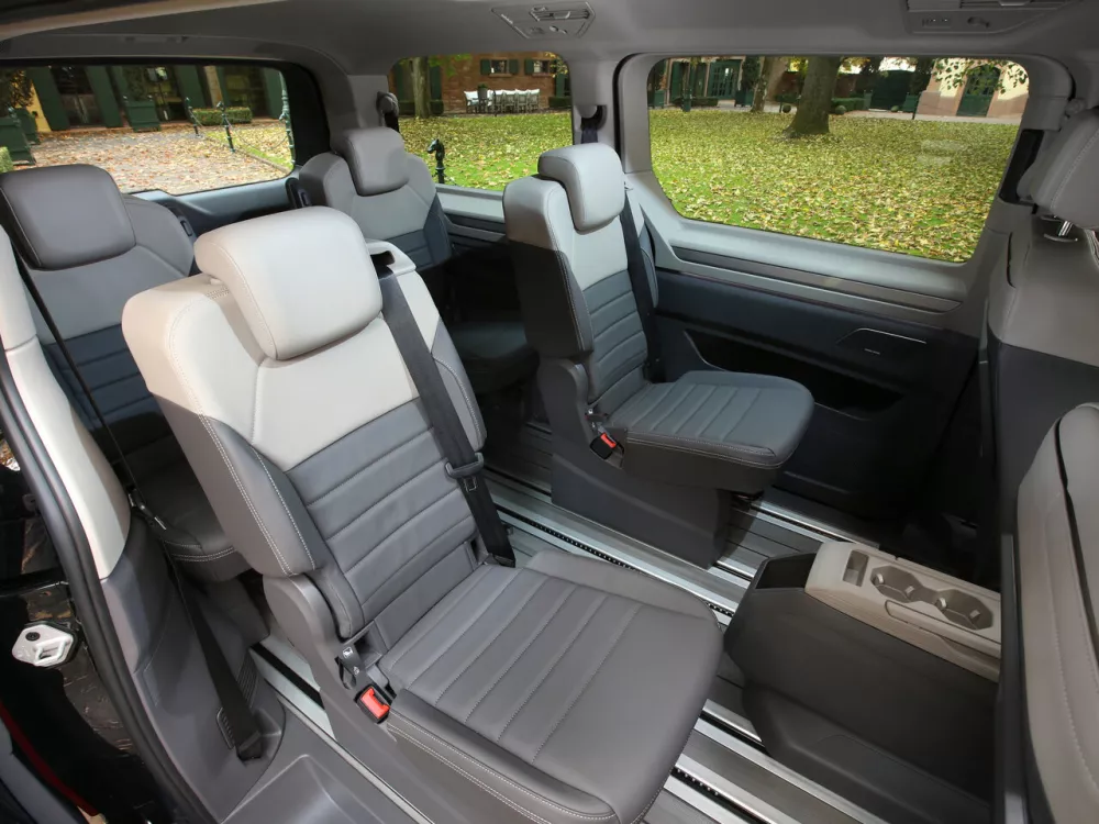 Автомобиль Volkswagen Multivan T7 Минивэн Long