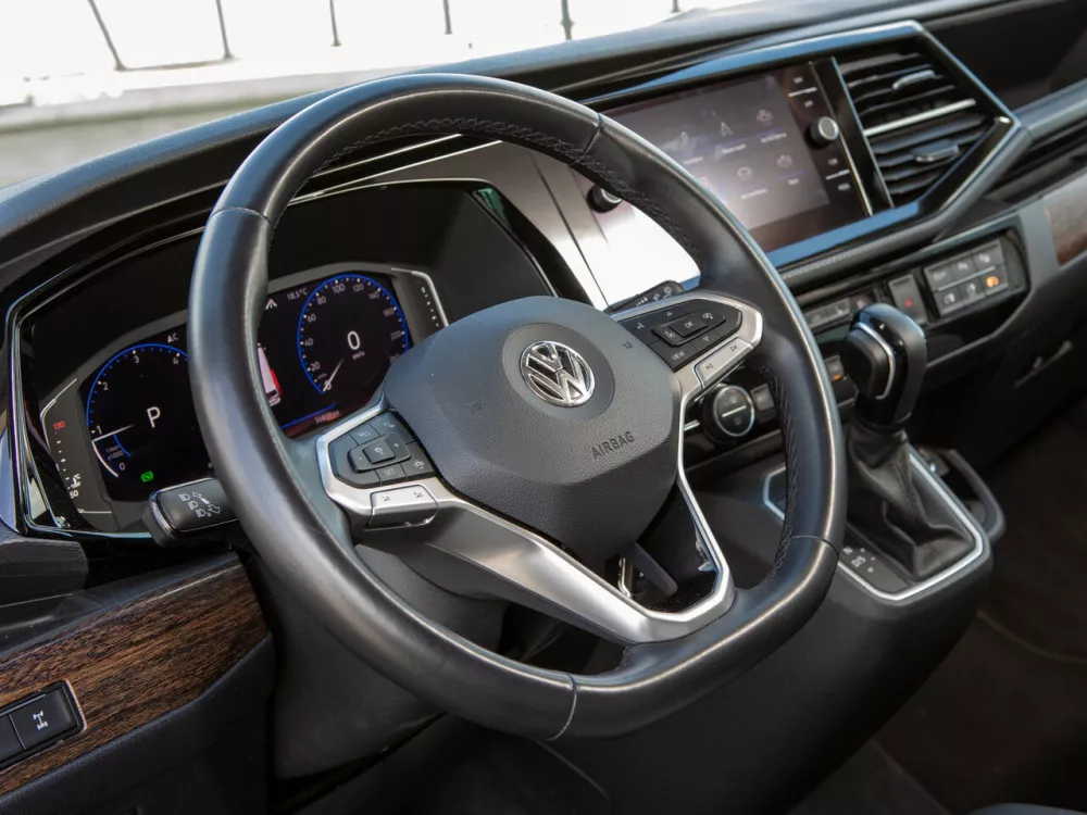 Автомобиль Volkswagen Multivan T6 Рестайлинг Минивэн