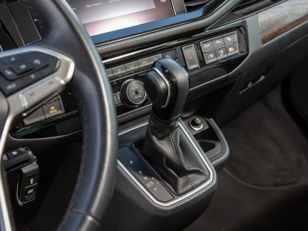 Автомобиль Volkswagen Multivan T6 Рестайлинг Минивэн