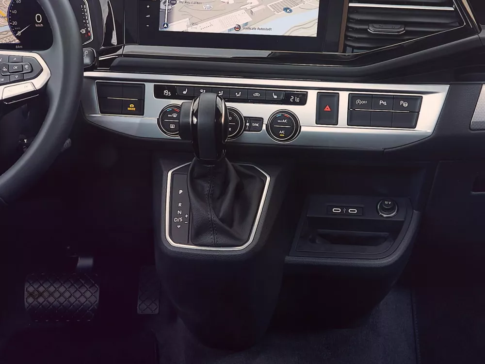 Автомобиль Volkswagen Multivan T6 Рестайлинг Минивэн Long