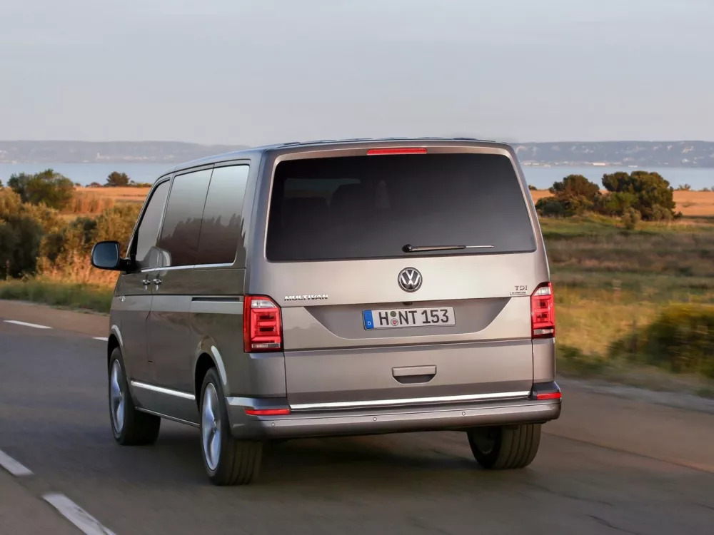 Автомобиль Volkswagen Multivan T6 Минивэн