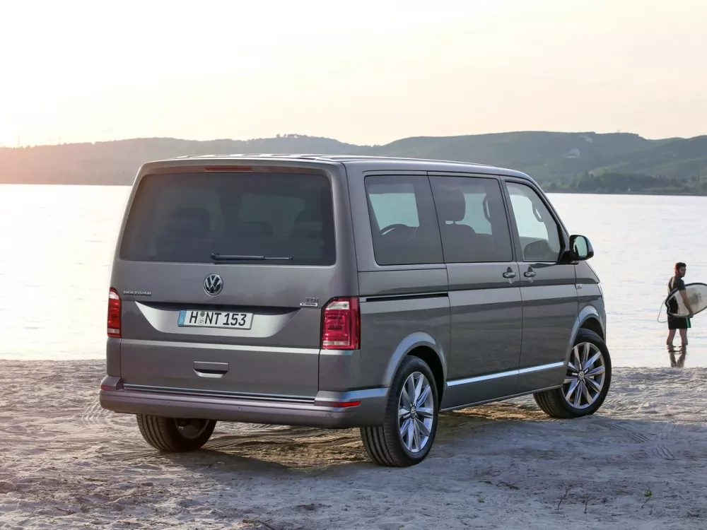 Автомобиль Volkswagen Multivan T6 Минивэн