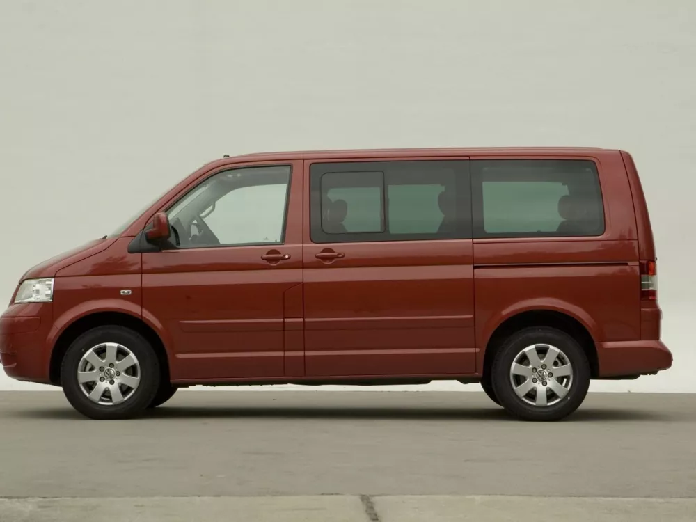 Автомобиль Volkswagen Multivan T5 Минивэн