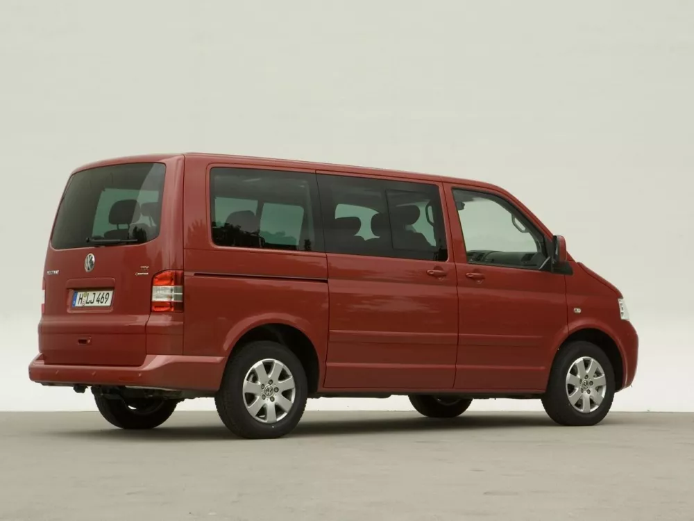 Автомобиль Volkswagen Multivan T5 Минивэн