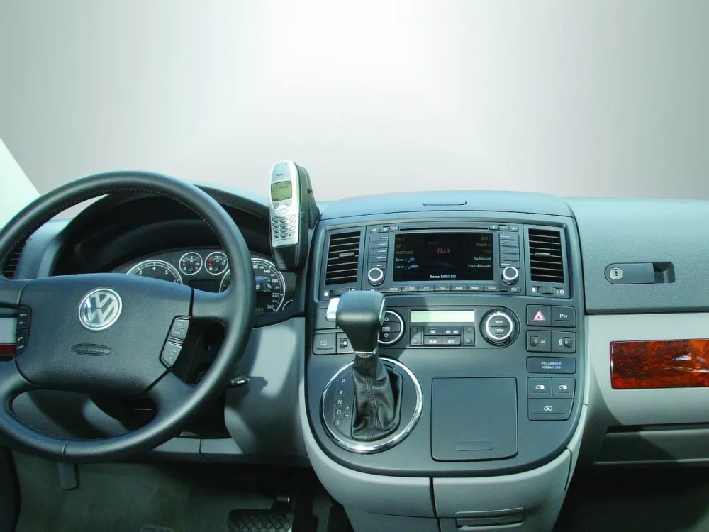 Автомобиль Volkswagen Multivan T5 Минивэн